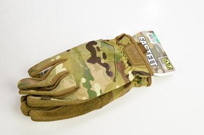 Lot 17 - MECHANIX WEAR; twenty pairs of fastfit gloves,...