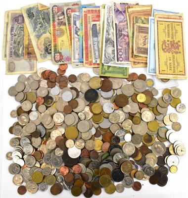 Lot 716 - A quantity of mixed British and world coins