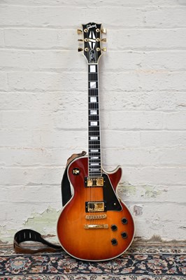 Lot 1492 - GIBSON; a Les Paul custom six string electric...