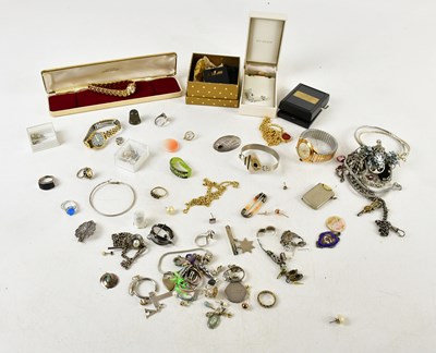 Lot 1755 - A small quantity of assorted costume jewellery...