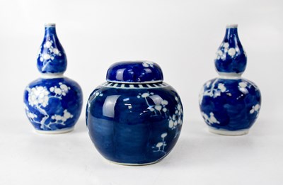Lot 371 - A pair of 20th century Chinese blue and white...