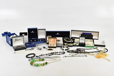 Lot 1611 - A collection of costume jewellery including...