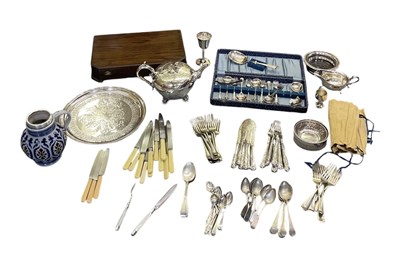 Lot 607 - A group of various mixed silver plate...
