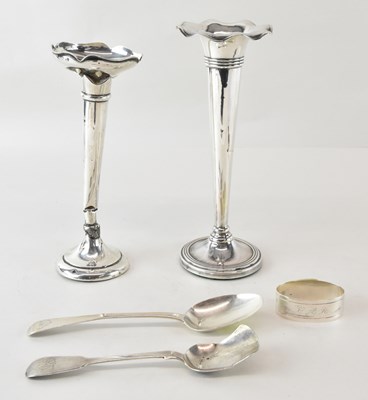 Lot 669 - Five items of hallmarked silver comprising...