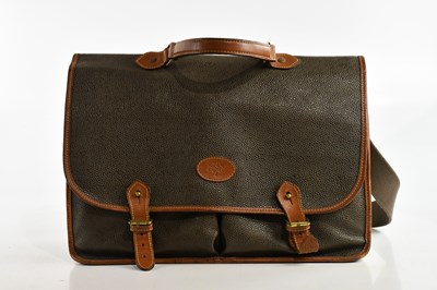Lot 2032 - MULBERRY; a vintage Heritage green scotch...