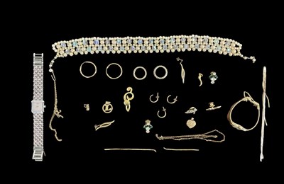 Lot 848 - A group of costume jewellery including small...