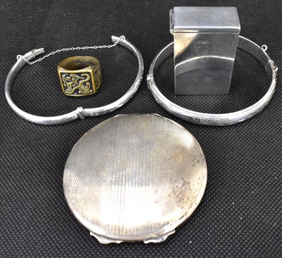 Lot 643 - Various items of small hallmarked silver to...