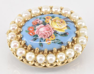 Lot 800 - A 14ct yellow gold brooch set with seed pearls...