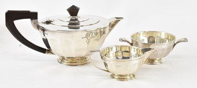 Lot 618 - HENRY CLIFFORD DAVIS; a George V hallmarked...