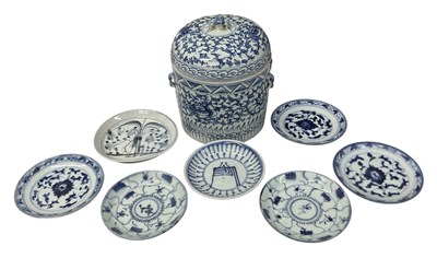 Lot 575 - A large Chinese blue and white floral...