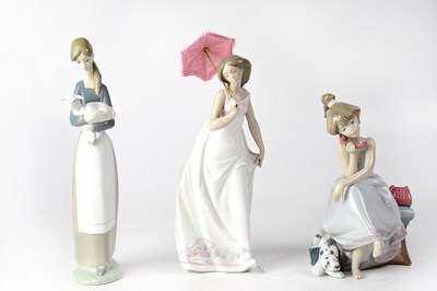 Lot 444 - LLADRÓ; three figures comprising a young girl...