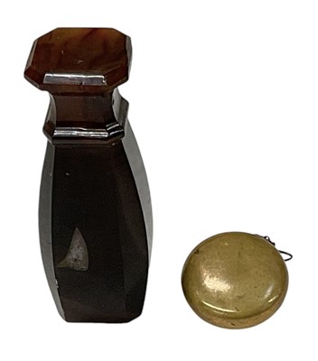 Lot 327 - An agate seal, height 6cm, and a small German...