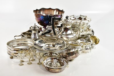 Lot 1414 - A collection of plated items including twin...