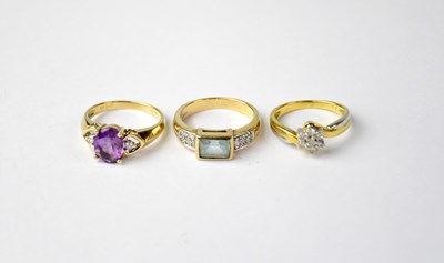 Lot 742 - Two 9ct gold rings