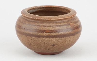 Lot 79 - NORAH BRADEN (1901-2001); a stoneware bowl...