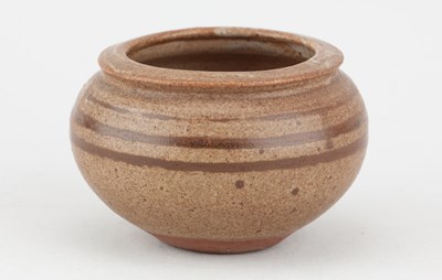 Lot 79 - NORAH BRADEN (1901-2001); a stoneware bowl...