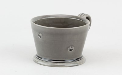 Lot 107 - WALTER KEELER (born 1942); an earthenware cup...