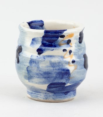 Lot 136 - SANDY BROWN (born 1946); a stoneware yunomi...