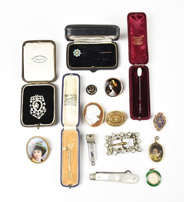 Lot 1474 - A Victorian yellow metal diamond set mourning...