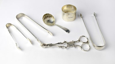 Lot 690 - A small quantity of silver tableware items...