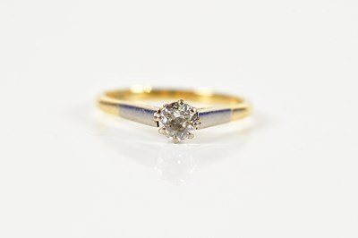 Lot 1467 - An 18ct yellow gold diamond solitaire ring,...