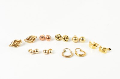 Lot 1681 - A collection of 9ct yellow gold and yellow...