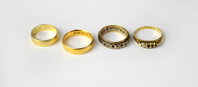 Lot 732 - A 22ct yellow gold wedding band