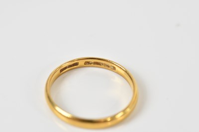 Lot 1511 - A 9ct yellow gold wedding band, size J, approx...