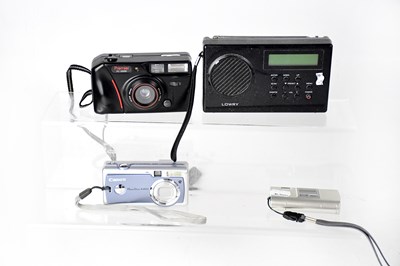 Lot 492 - A small collection of cameras